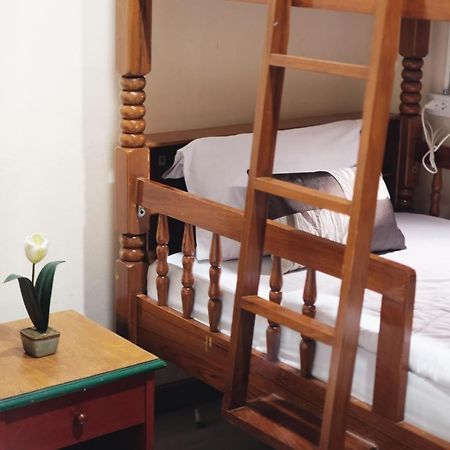 Khaosan Station (Adults Only) Hostel Bangkok Exterior foto